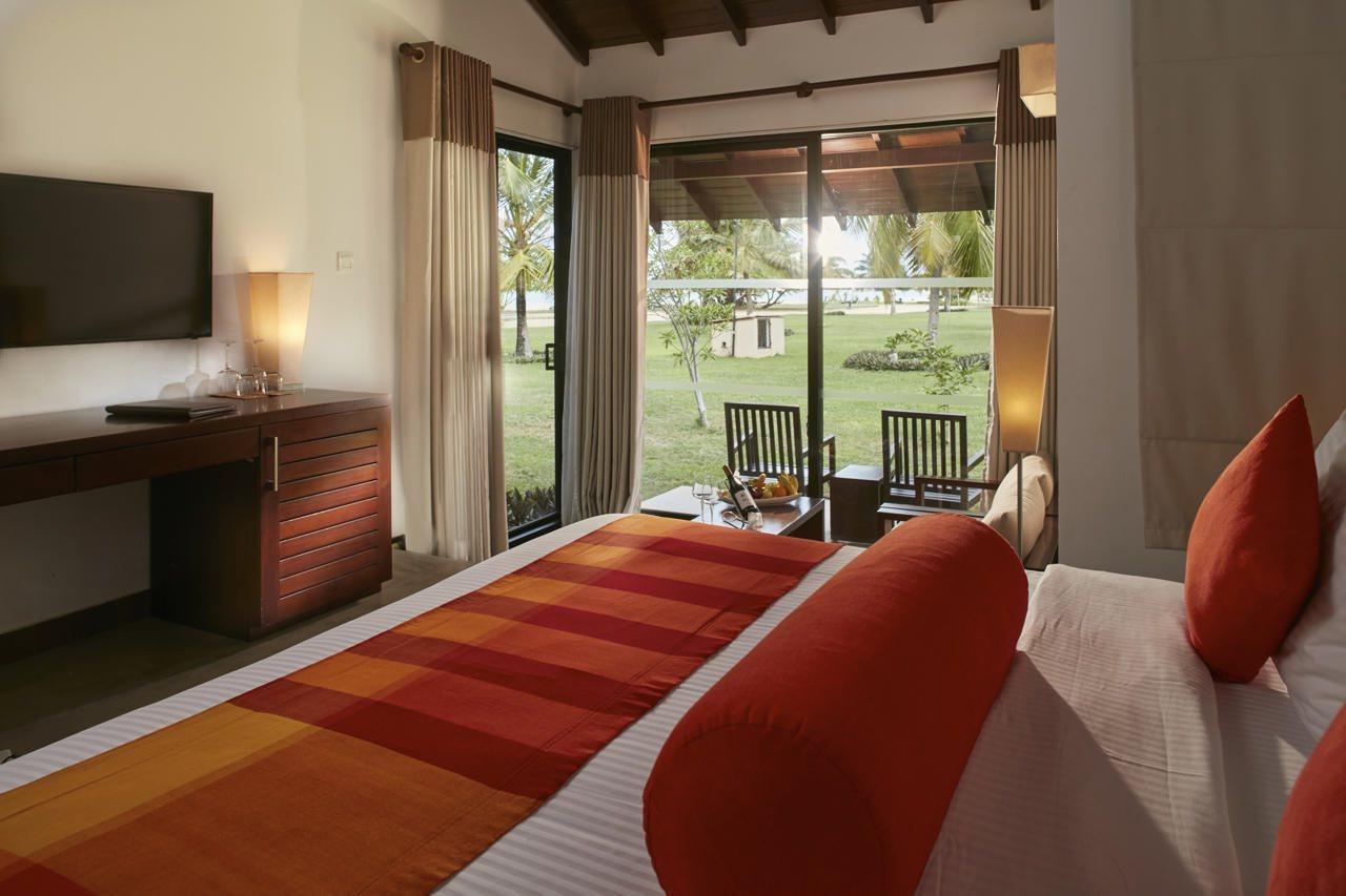 The Calm Resort & Spa Passikudah Exterior photo